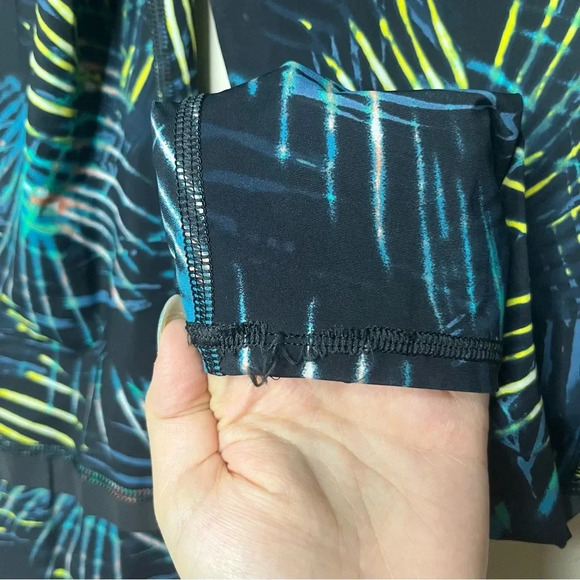 SWEATY BETTY The Zero Gravity Black Neon Tropical Print 7/8 Length Leggings - Picture 14 of 14